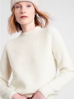 🤍Banana Republic Petite Aire Wool Blend Cream Mock Neck Sweater